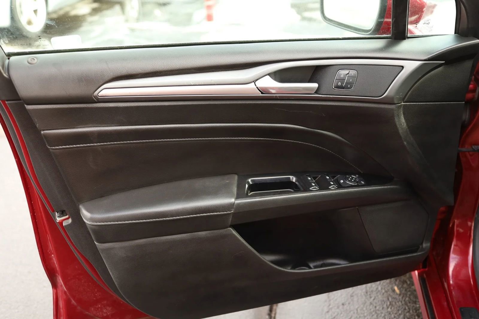 Used 2016 Ford Fusion Titanium image 10