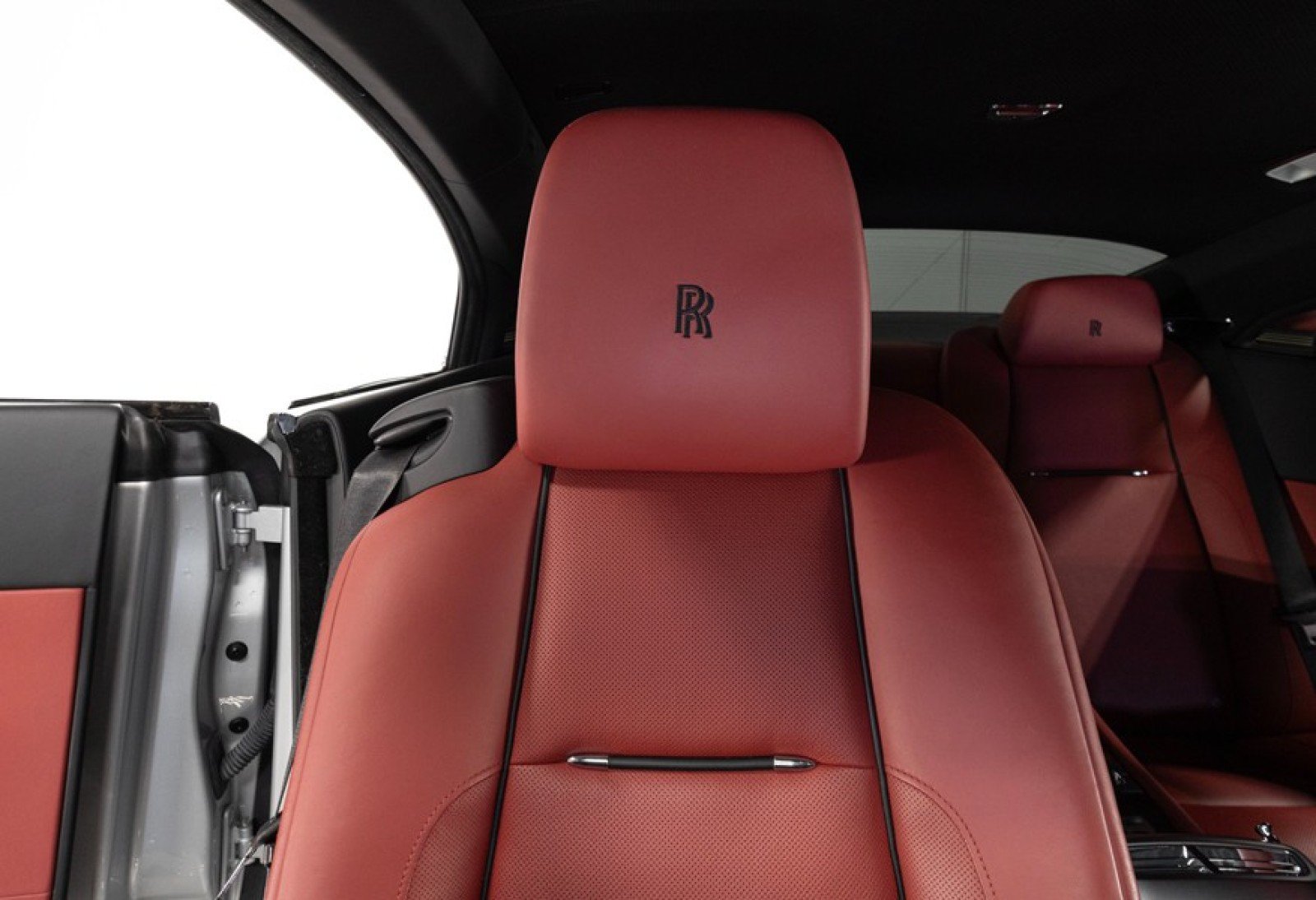 Used 2016 Rolls-Royce Wraith RWD image 57