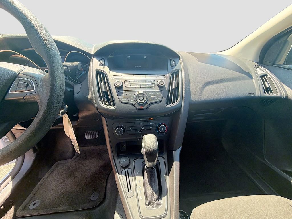 Used 2018 Ford Focus SE FWD image 24