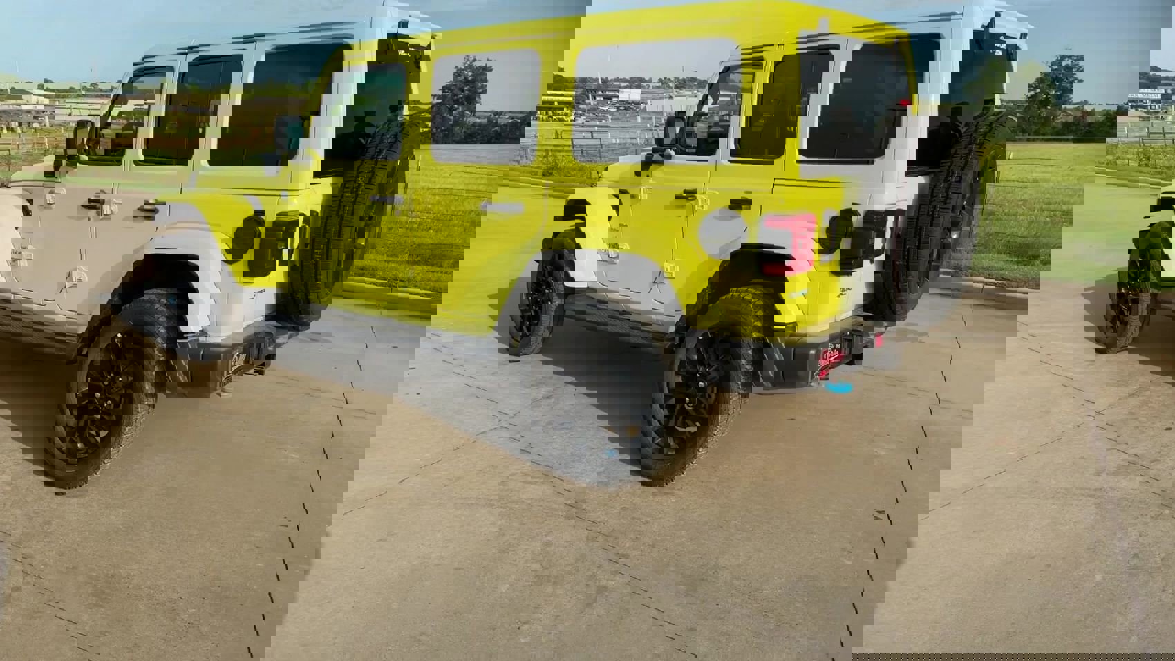 New 2023 Jeep Wrangler Sahara w/ Cold Weather Group image 6