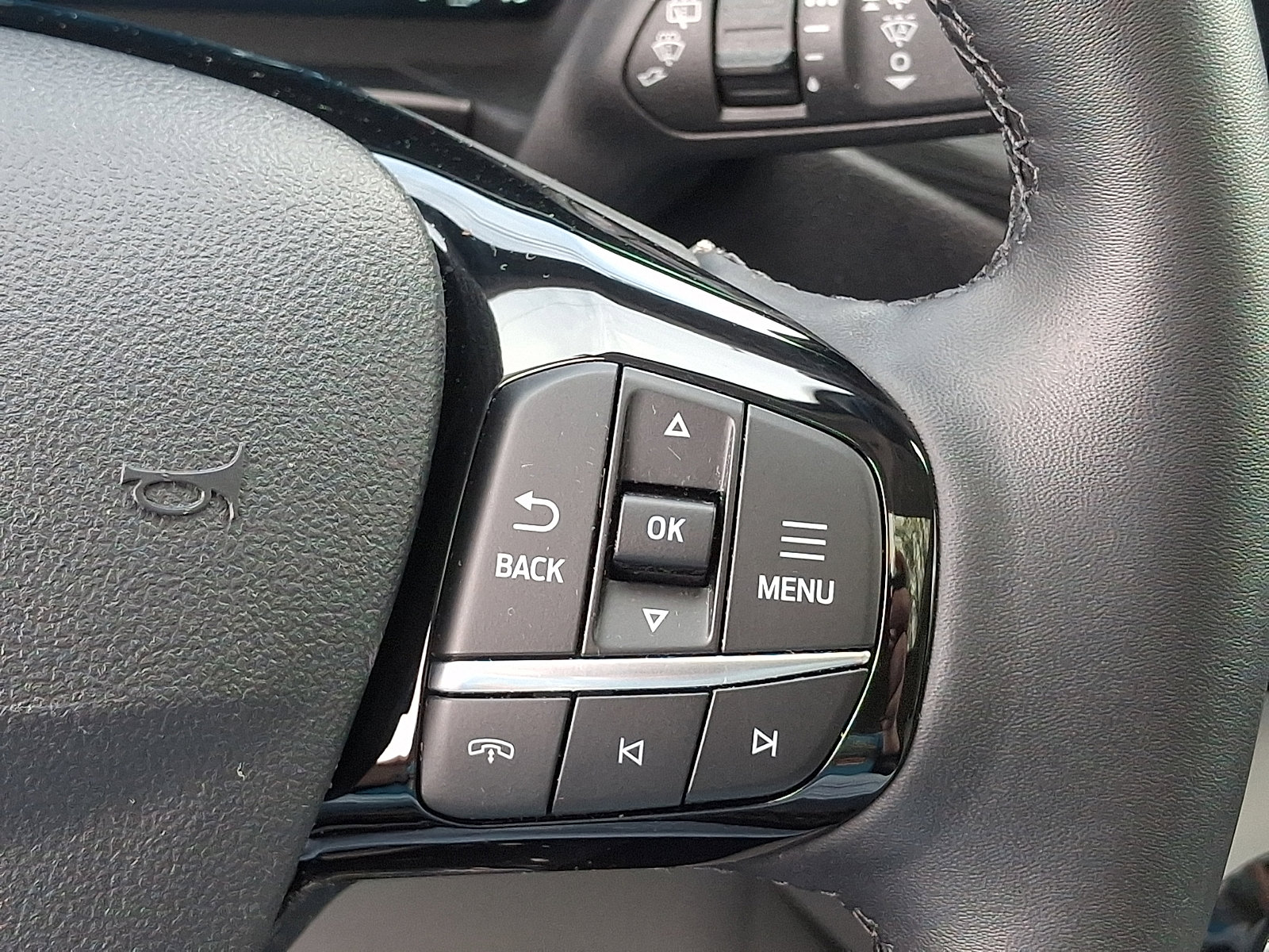 Used 2024 Ford Escape SE w/ PHEV Premium Package image 24
