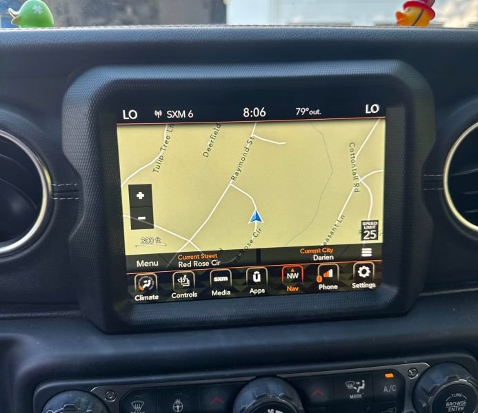 Used 2022 Jeep Wrangler Unlimited Sahara w/ Cold Weather Group AWD/4WD image 16