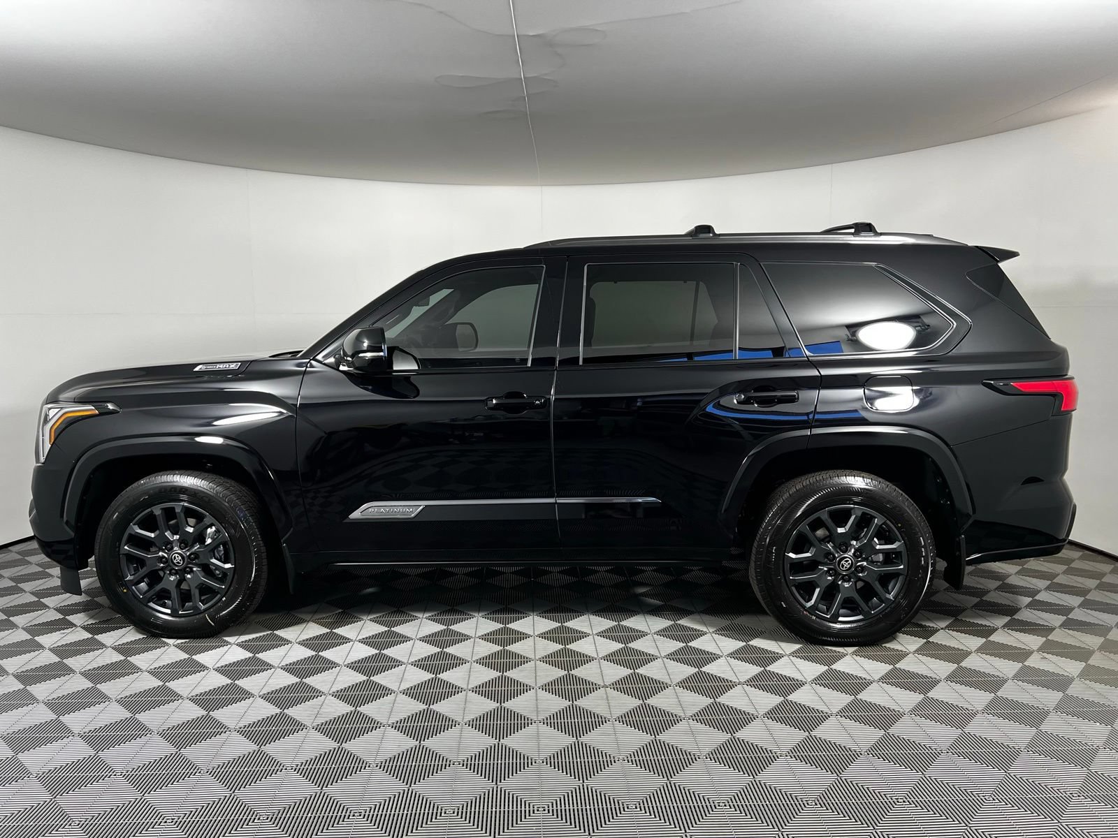 New 2026 Toyota Sequoia Platinum AWD/4WD image 8