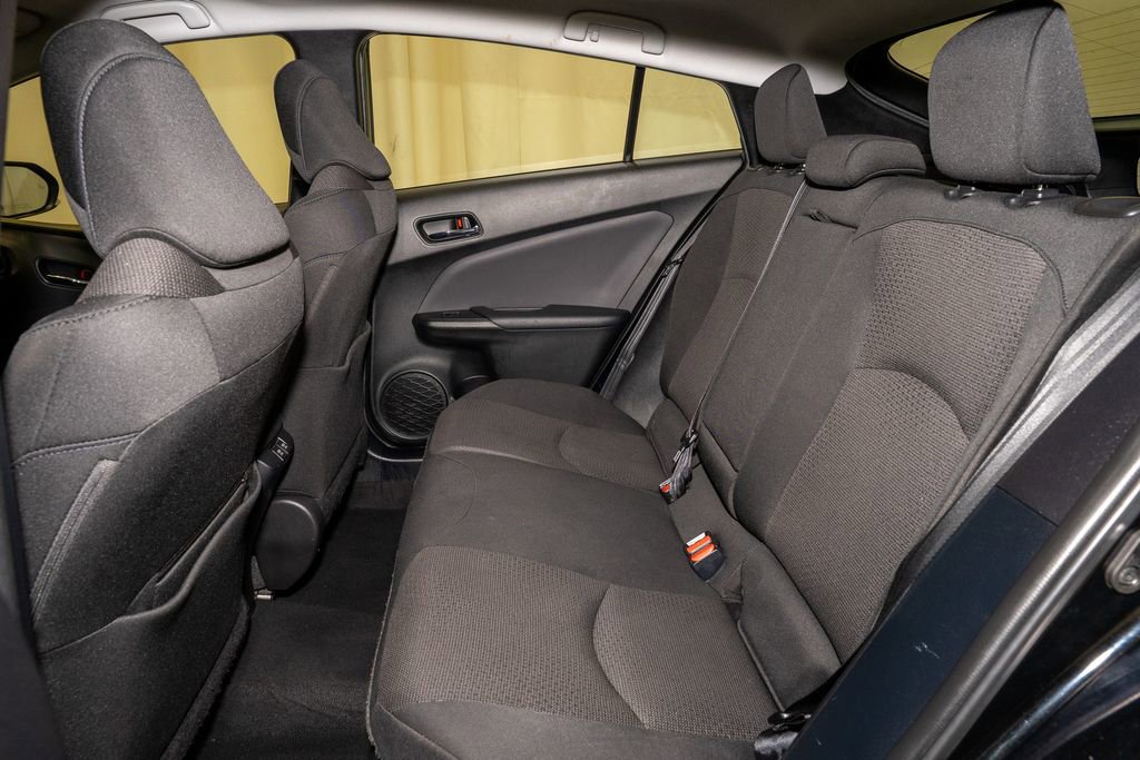 Used 2021 Toyota Prius LE image 8