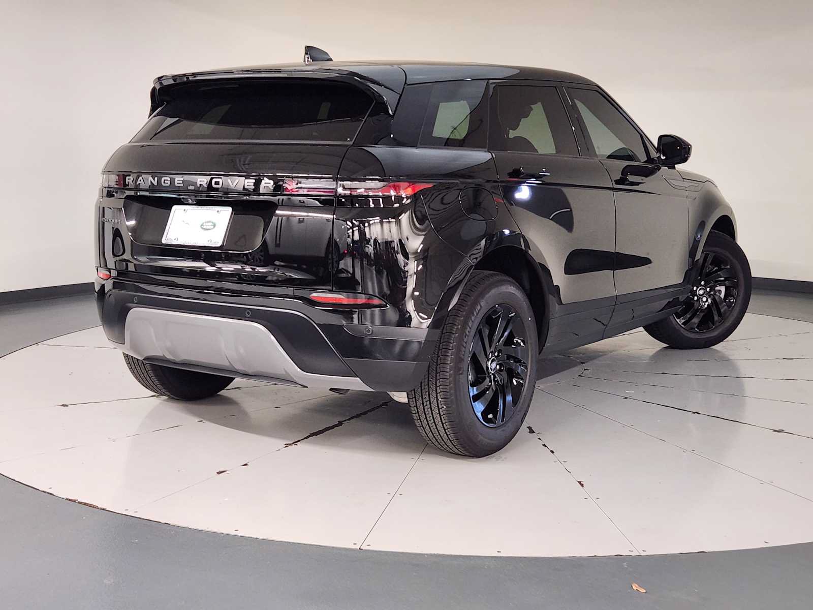 Used 2026 Land Rover Range Rover Evoque S AWD/4WD image 2