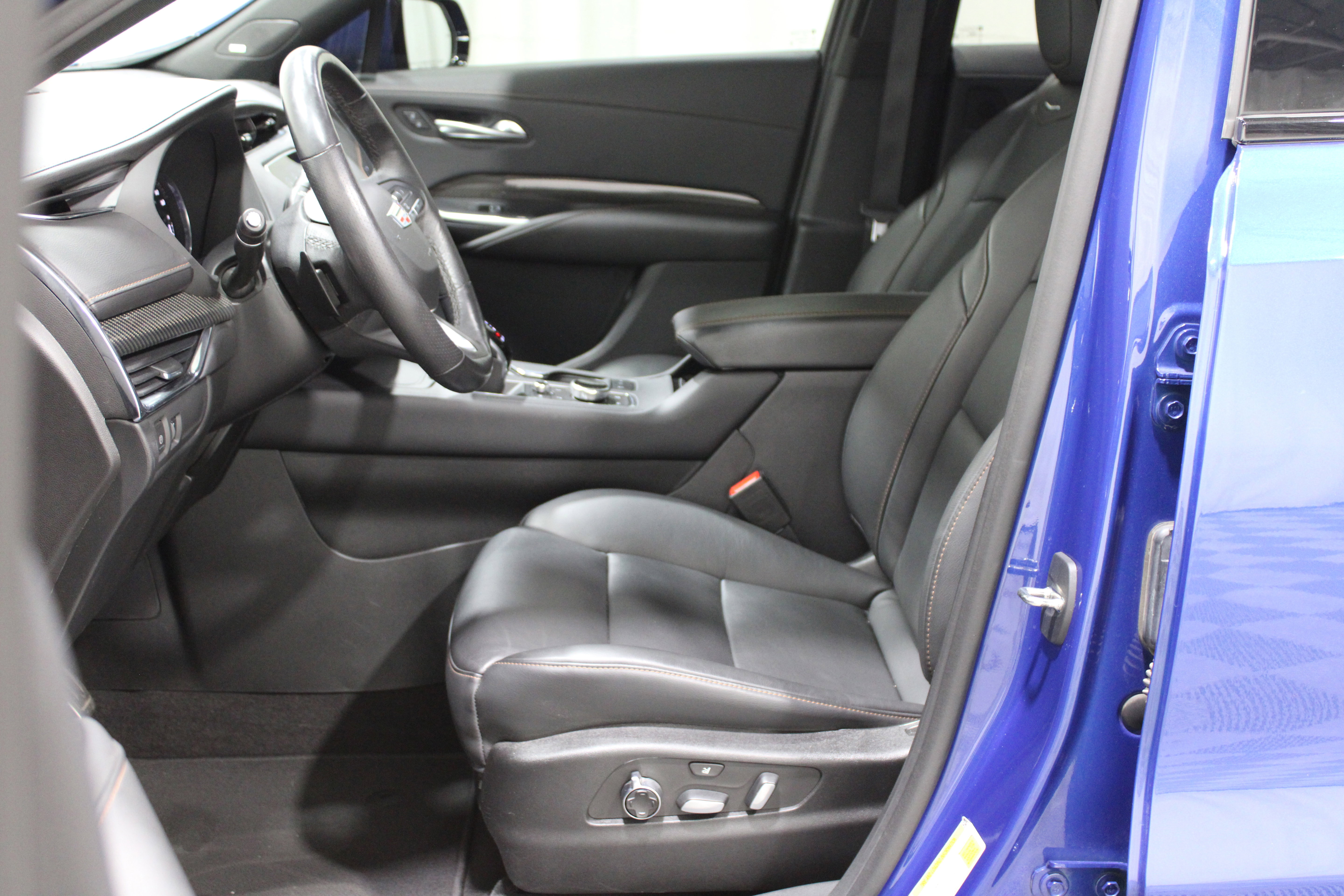 Certified 2023 Cadillac XT4 Sport image 3