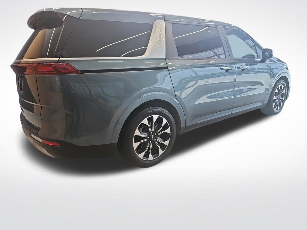 Used 2024 Kia Carnival EX image 6