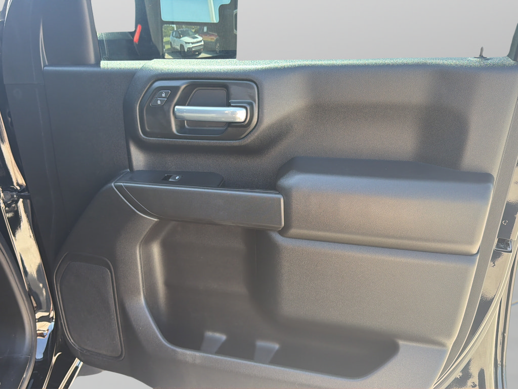 Used 2020 Chevrolet Silverado 2500 Custom w/ Custom Value Package AWD/4WD image 9