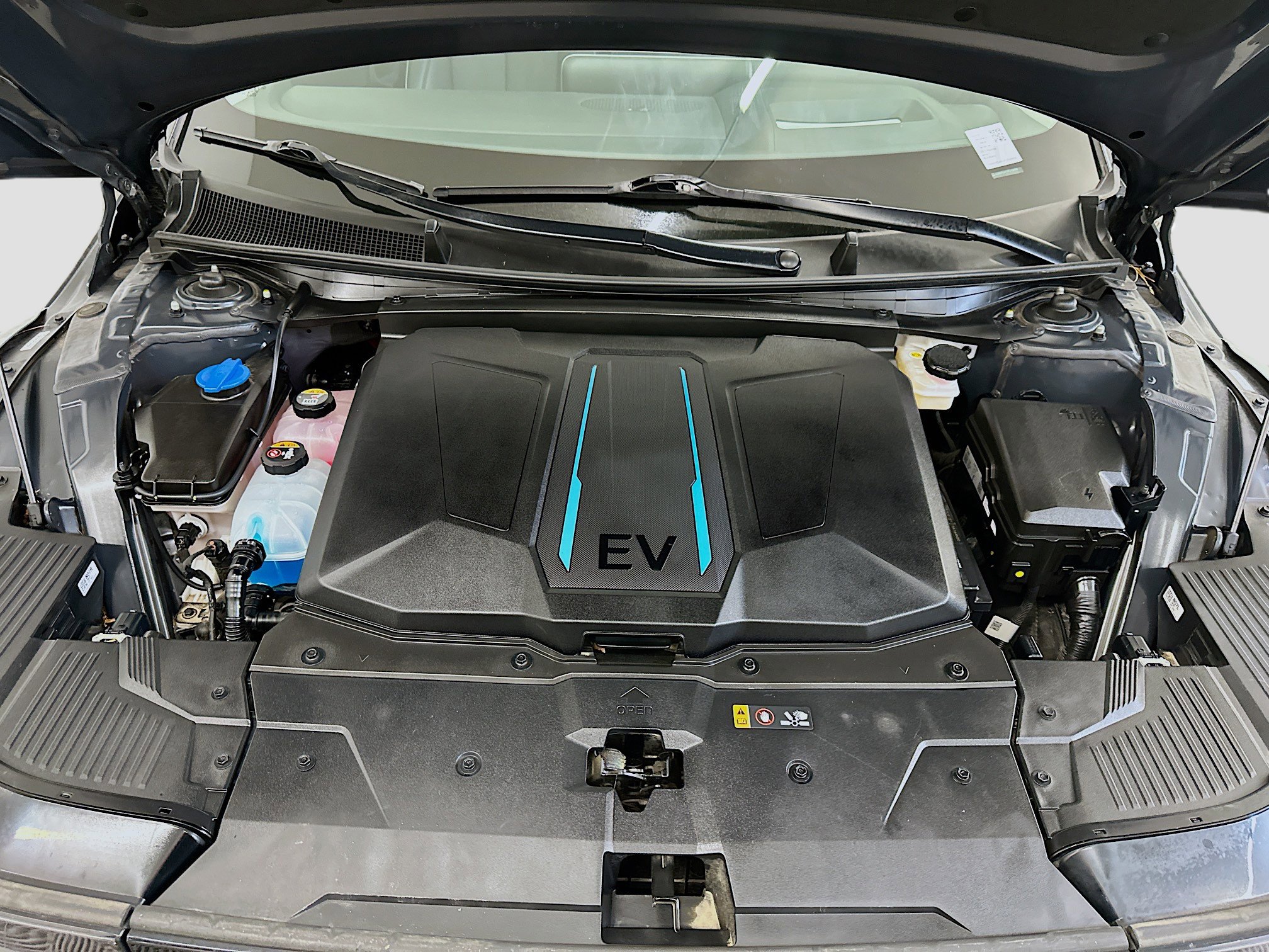 Used 2023 Hyundai Ioniq 5 Limited w/ Cargo Package image 35