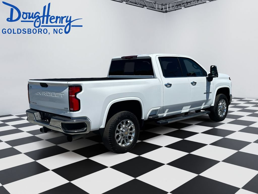 Used 2025 Chevrolet Silverado 2500 LTZ w/ LTZ Premium Package AWD/4WD image 5