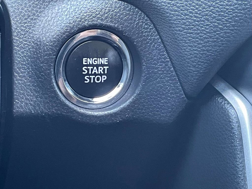 Used 2023 Toyota RAV4 XLE FWD image 31