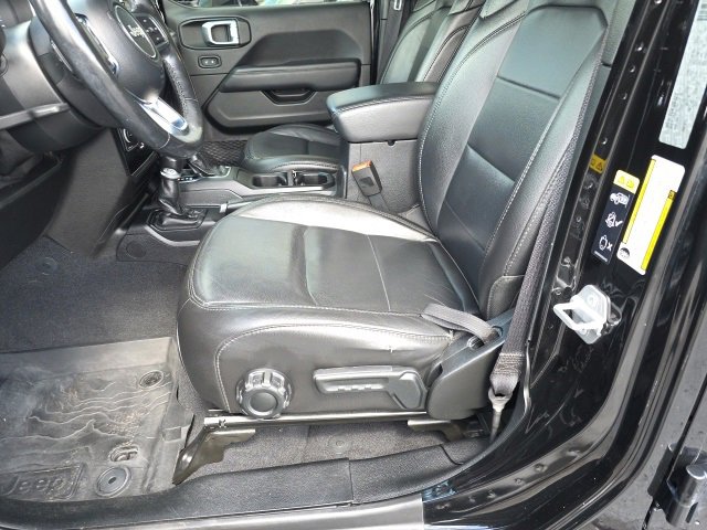 Used 2020 Jeep Wrangler Unlimited Sahara image 13