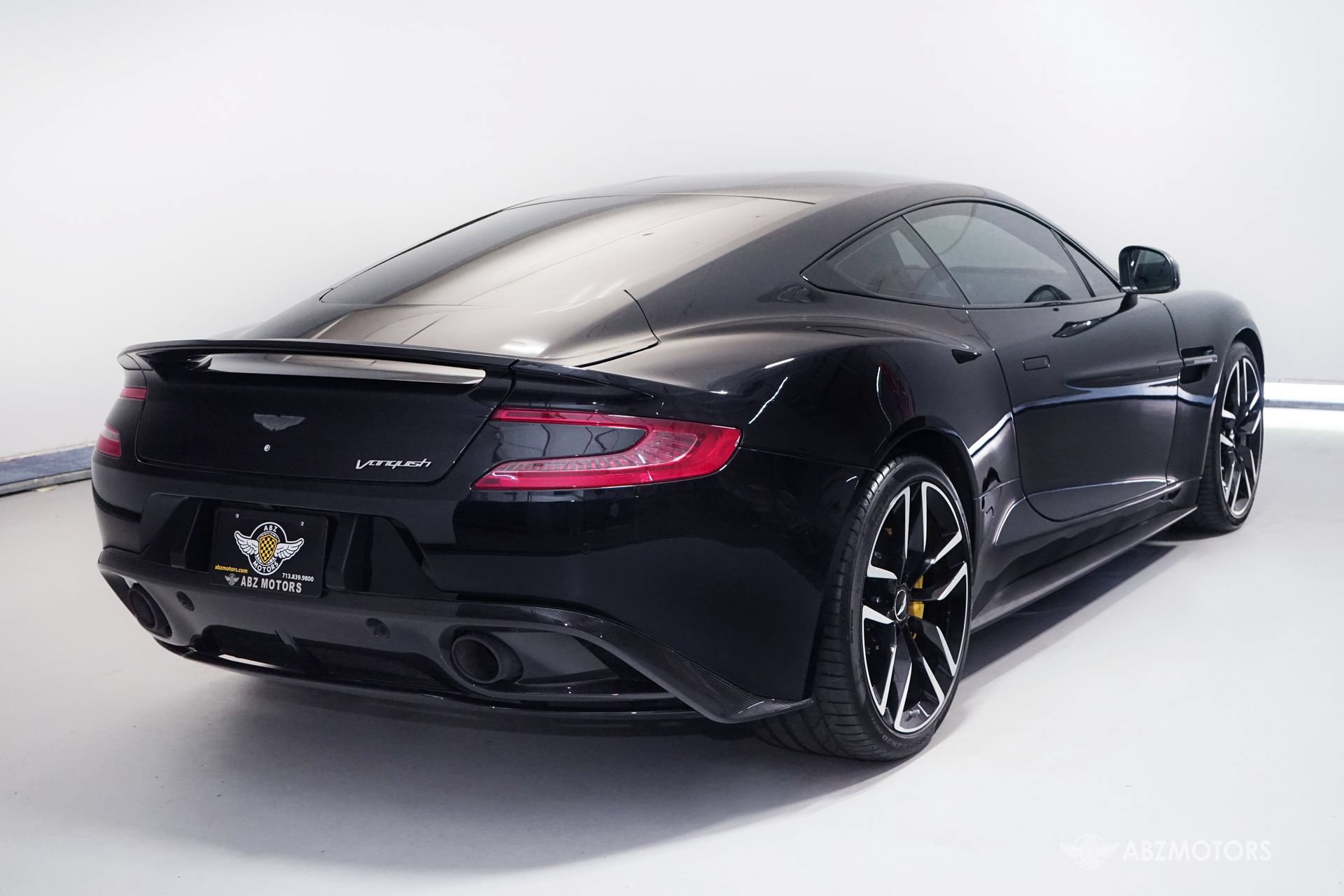 Used 2015 Aston Martin Vanquish Coupe RWD image 5