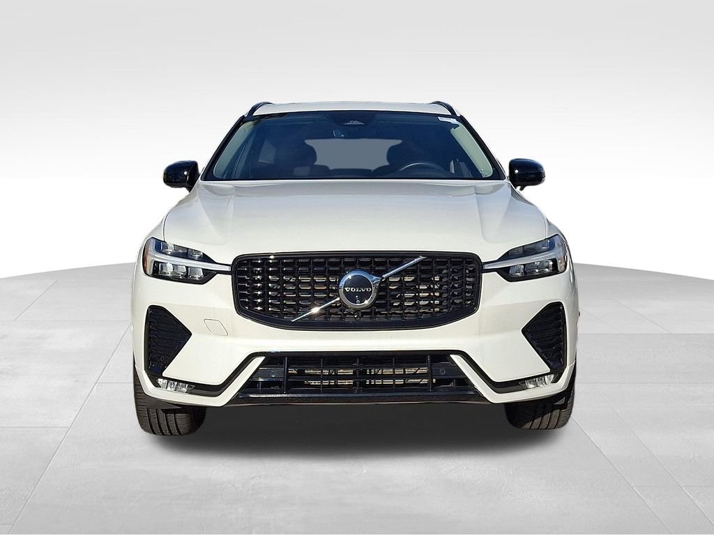 Used 2024 Volvo XC60 B5 Plus w/ Protection Package Premier AWD/4WD image 2