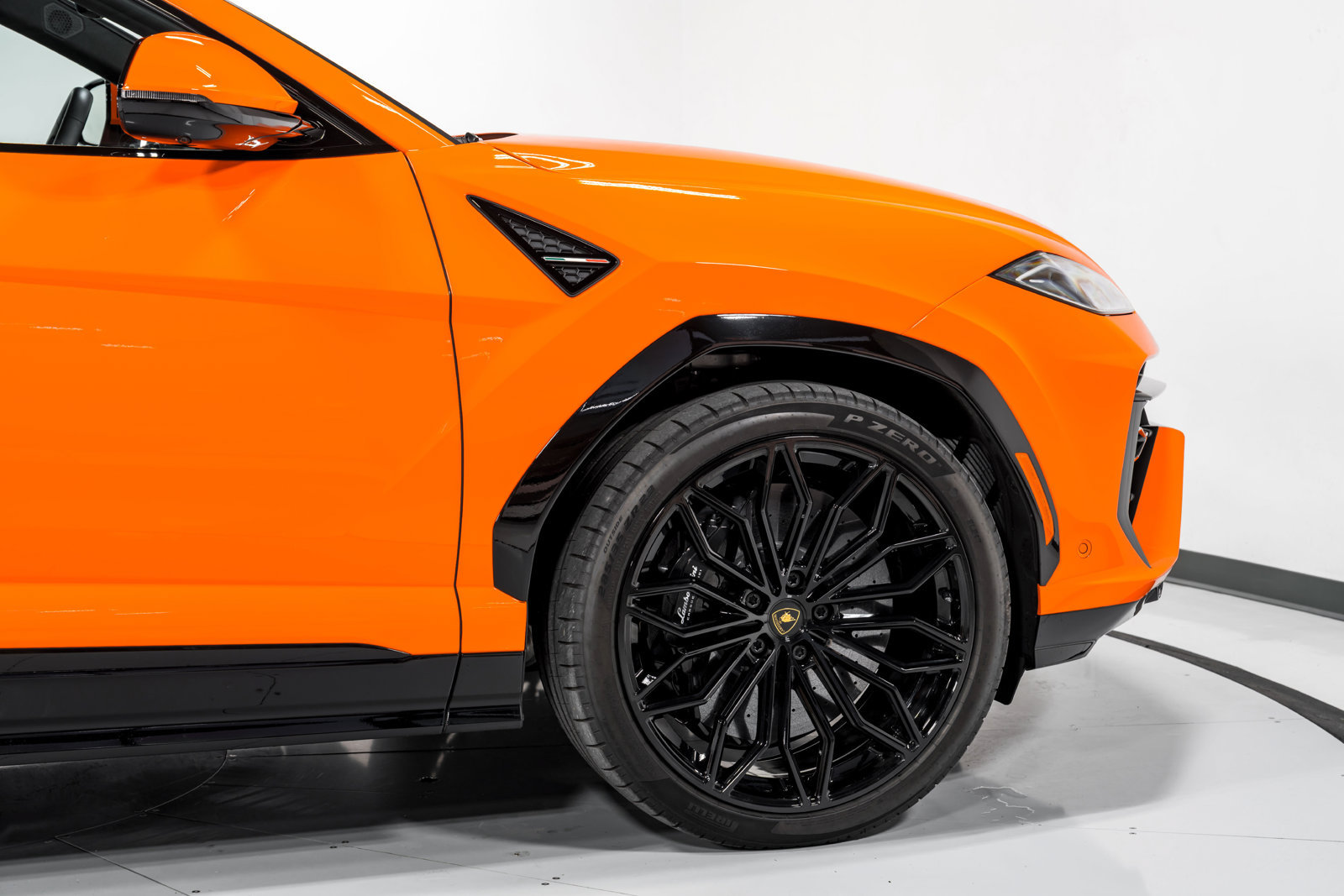 Used 2025 Lamborghini Urus S AWD/4WD image 52
