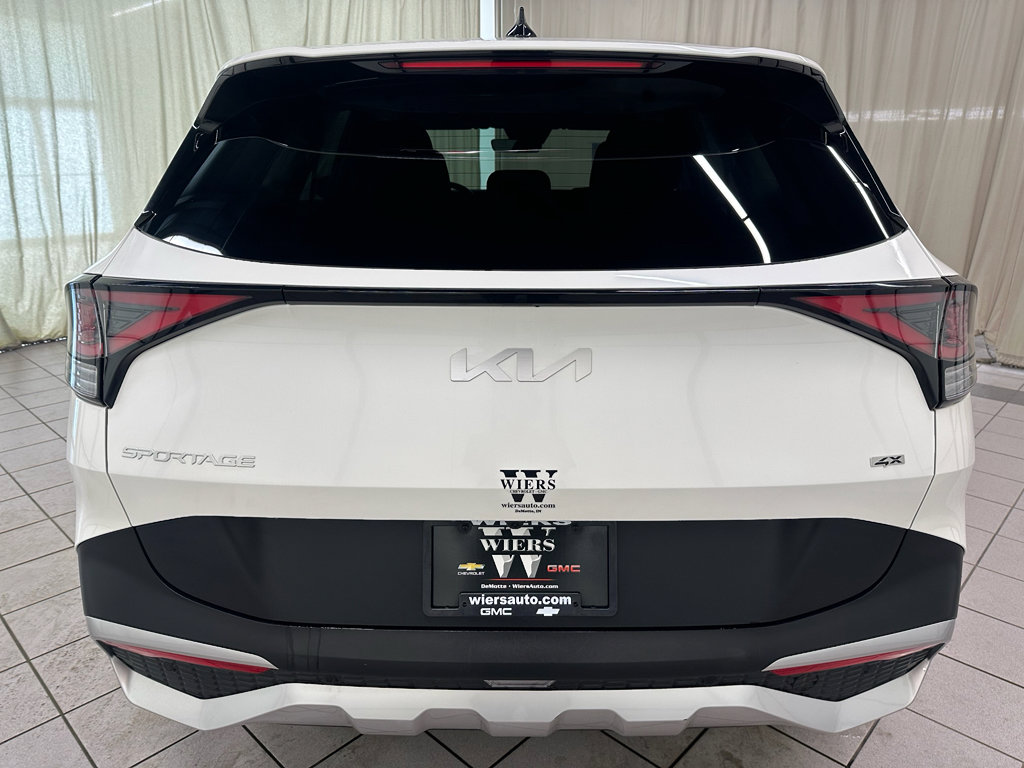 Used 2024 Kia Sportage LX image 6