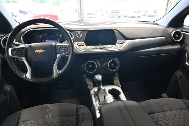Used 2020 Chevrolet Blazer LT FWD image 12