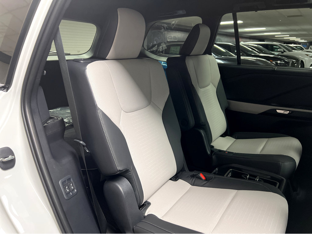 New 2026 Lexus TX 500h AWD w/ Technology Package image 22