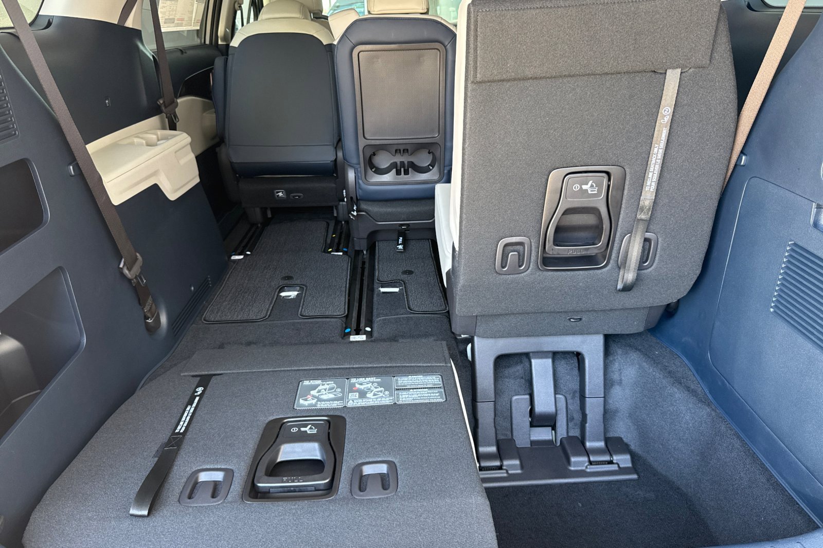 New 2026 Kia Carnival SX w/ SX Dark Edition Package image 12