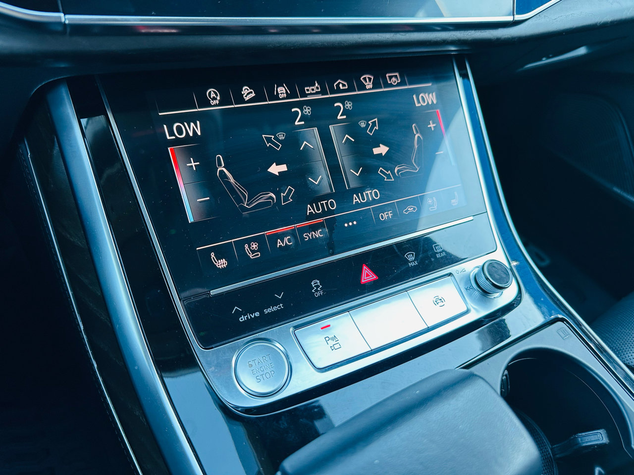 Used 2019 Audi Q8 Prestige image 32