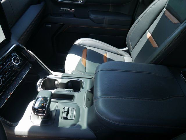 Used 2023 GMC Sierra 1500 AT4 w/ Technology Package AWD/4WD image 28