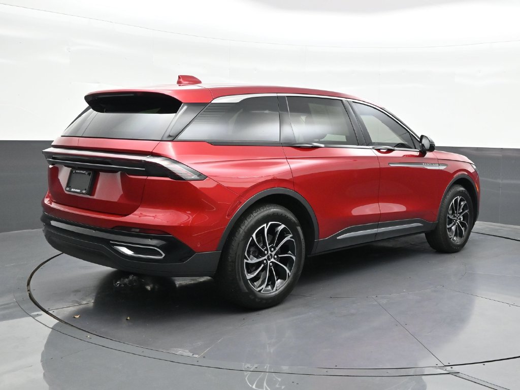 Used 2024 Lincoln Nautilus Premier AWD/4WD image 5