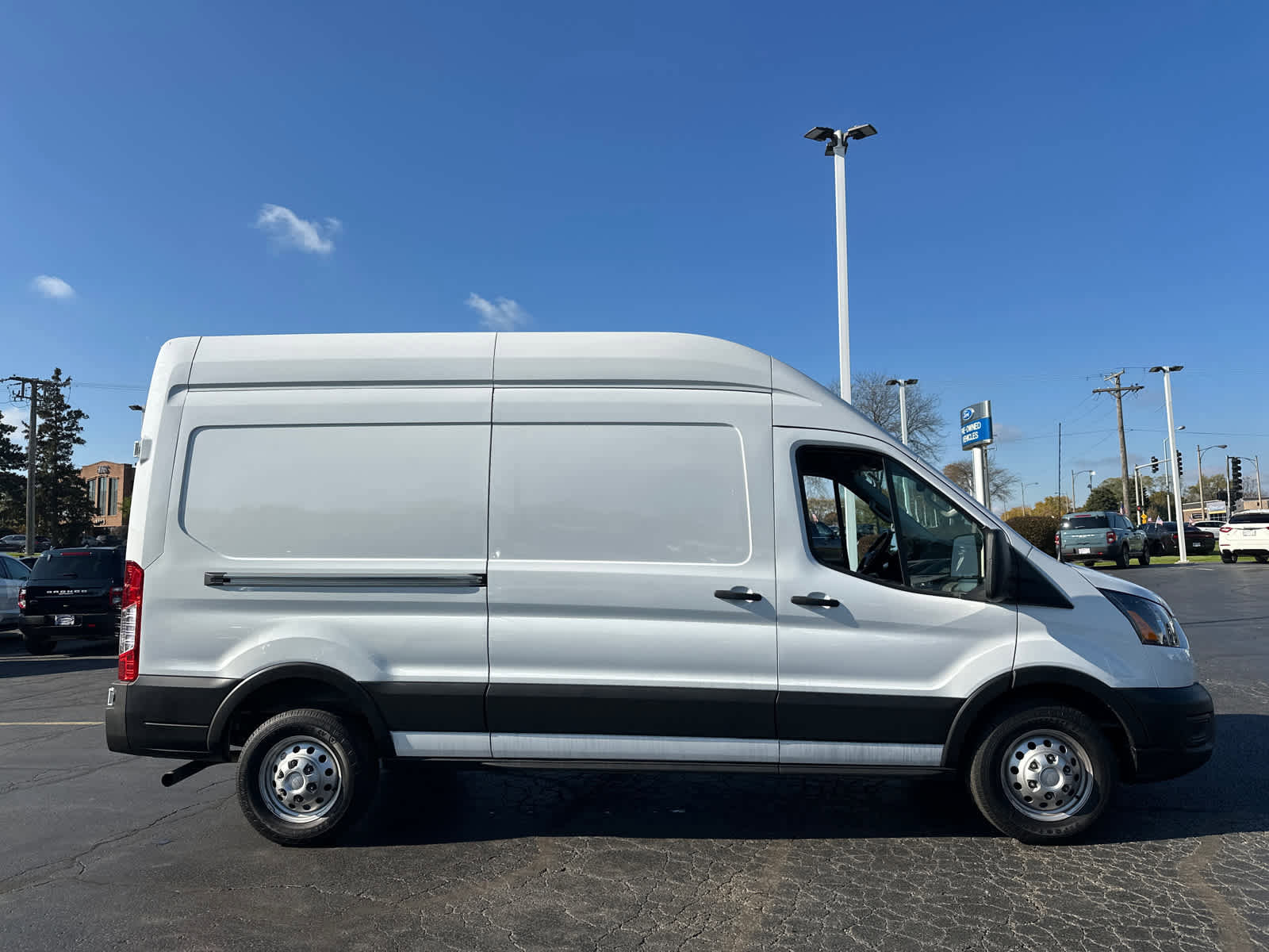 Used 2023 Ford Transit 250 148 High Roof AWD image 9