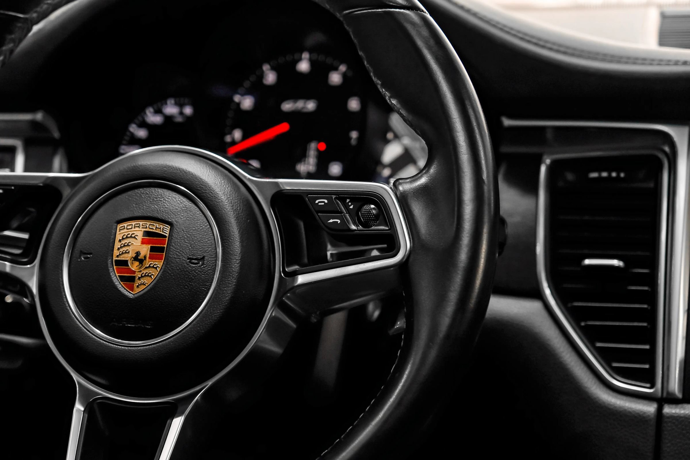 Used 2017 Porsche Macan GTS AWD/4WD image 17