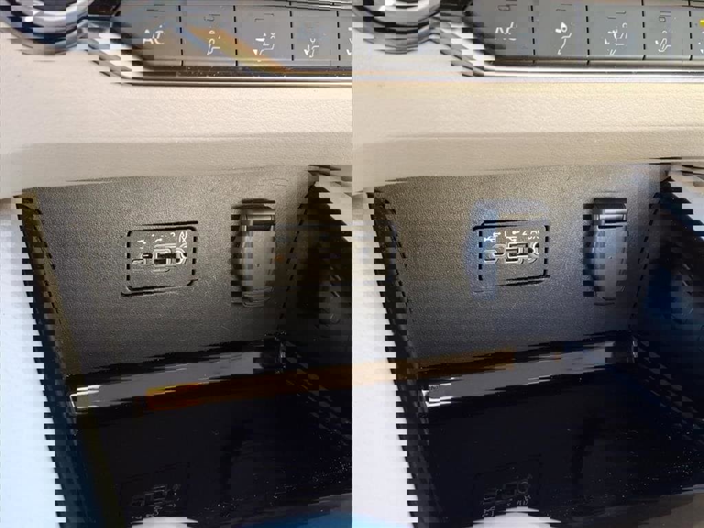 Used 2024 Nissan Altima 2.5 SV image 19