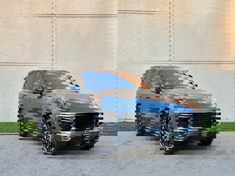 Used 2016 Porsche Cayenne GTS image 1