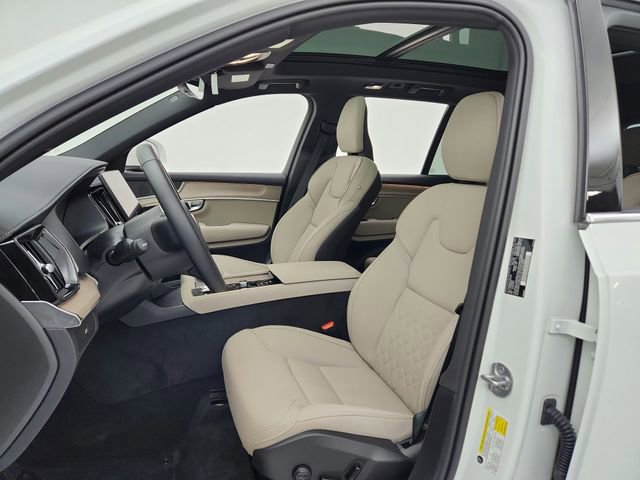 New 2025 Volvo XC90 B6 Core w/ Climate Package image 17