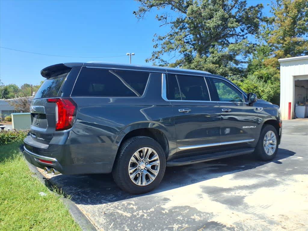 Used 2022 GMC Yukon XL Denali w/ Max Trailering Package AWD/4WD image 2