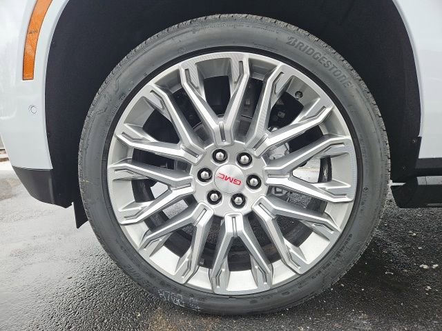 New 2026 GMC Yukon XL Denali w/ Denali Reserve Package image 9