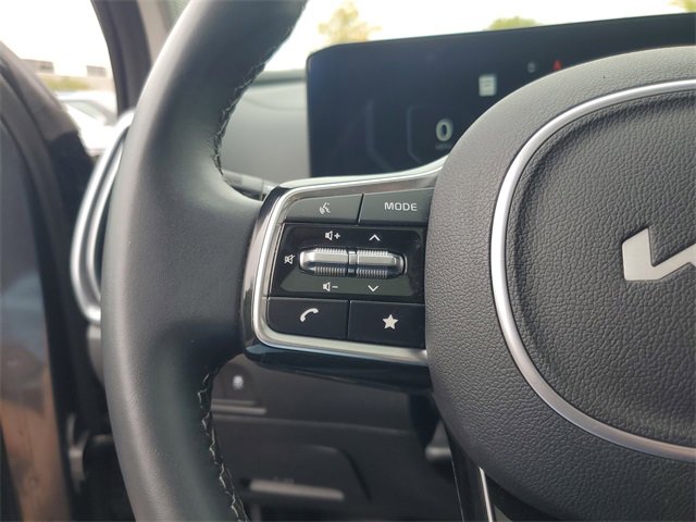Certified 2025 Kia Sorento SX image 18