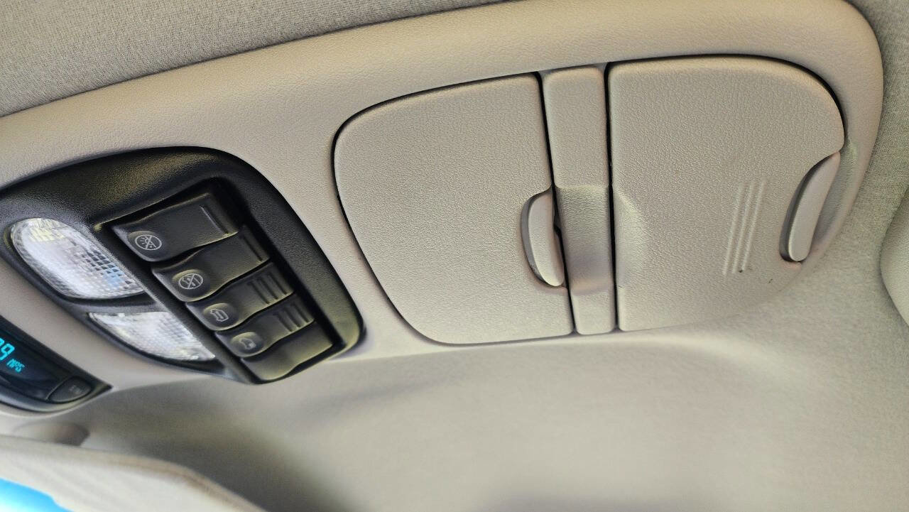 Used 2004 Chevrolet Venture LT FWD image 42