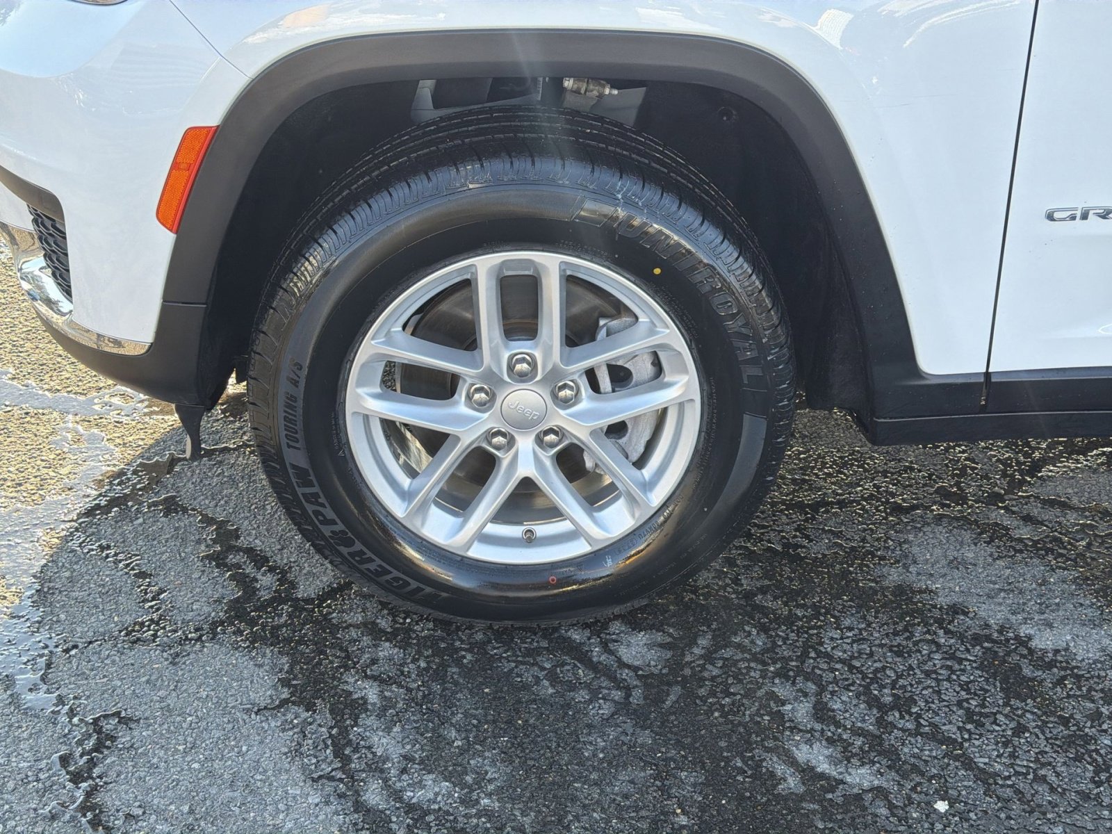 Used 2021 Jeep Grand Cherokee L Laredo w/ Luxury Tech Group I image 12