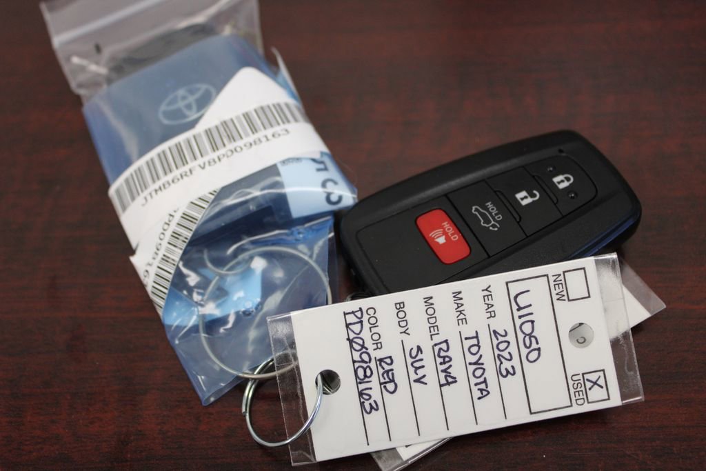 Used 2023 Toyota RAV4 XLE Premium AWD/4WD image 32