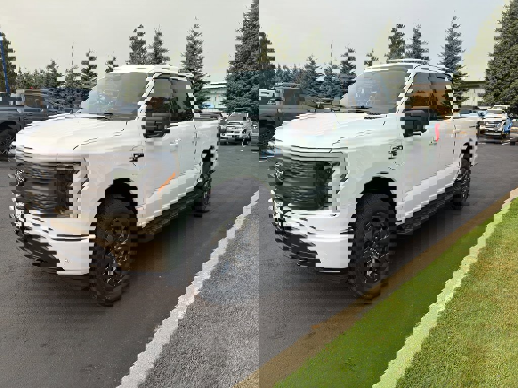 New 2025 Ford F150 Lightning Flash image 3