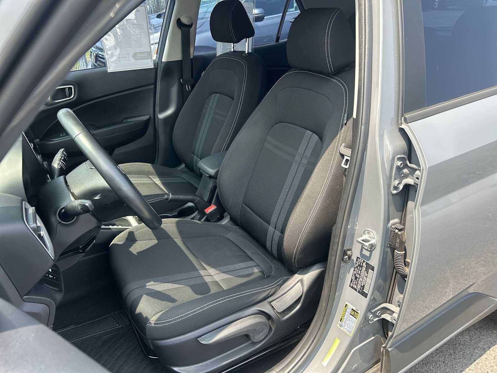 Used 2022 Hyundai Venue SEL w/ Cargo Package FWD image 13