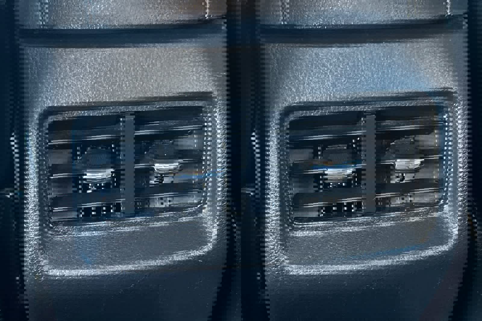 Used 2020 Ford Edge SEL image 14