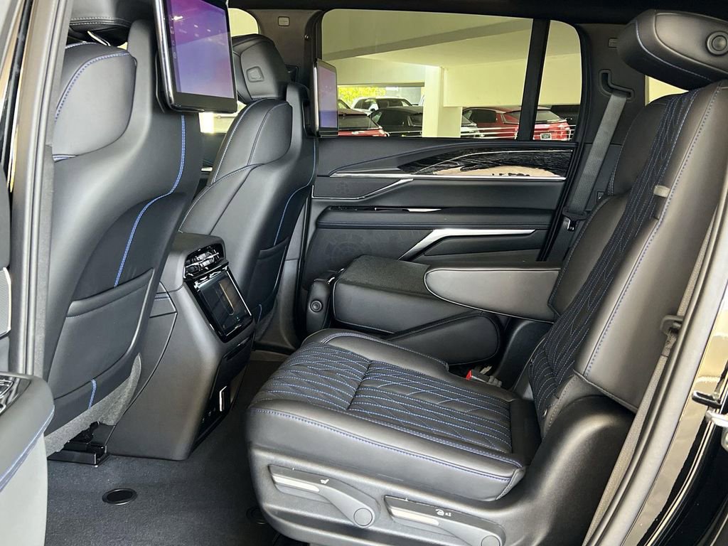 New 2026 Cadillac Escalade IQ Luxury 1 image 28