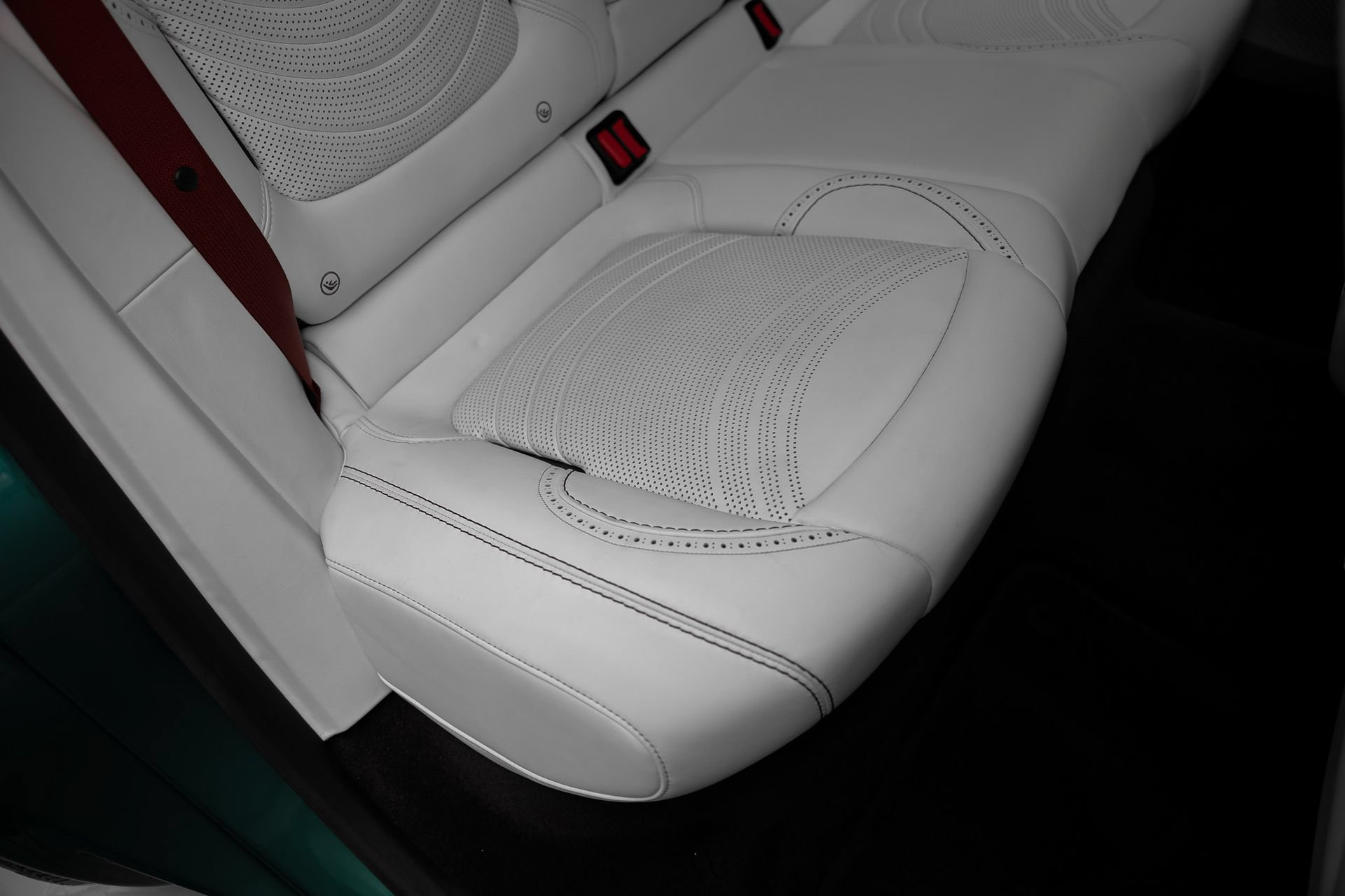 Used 2023 Aston Martin DBX AWD/4WD image 69