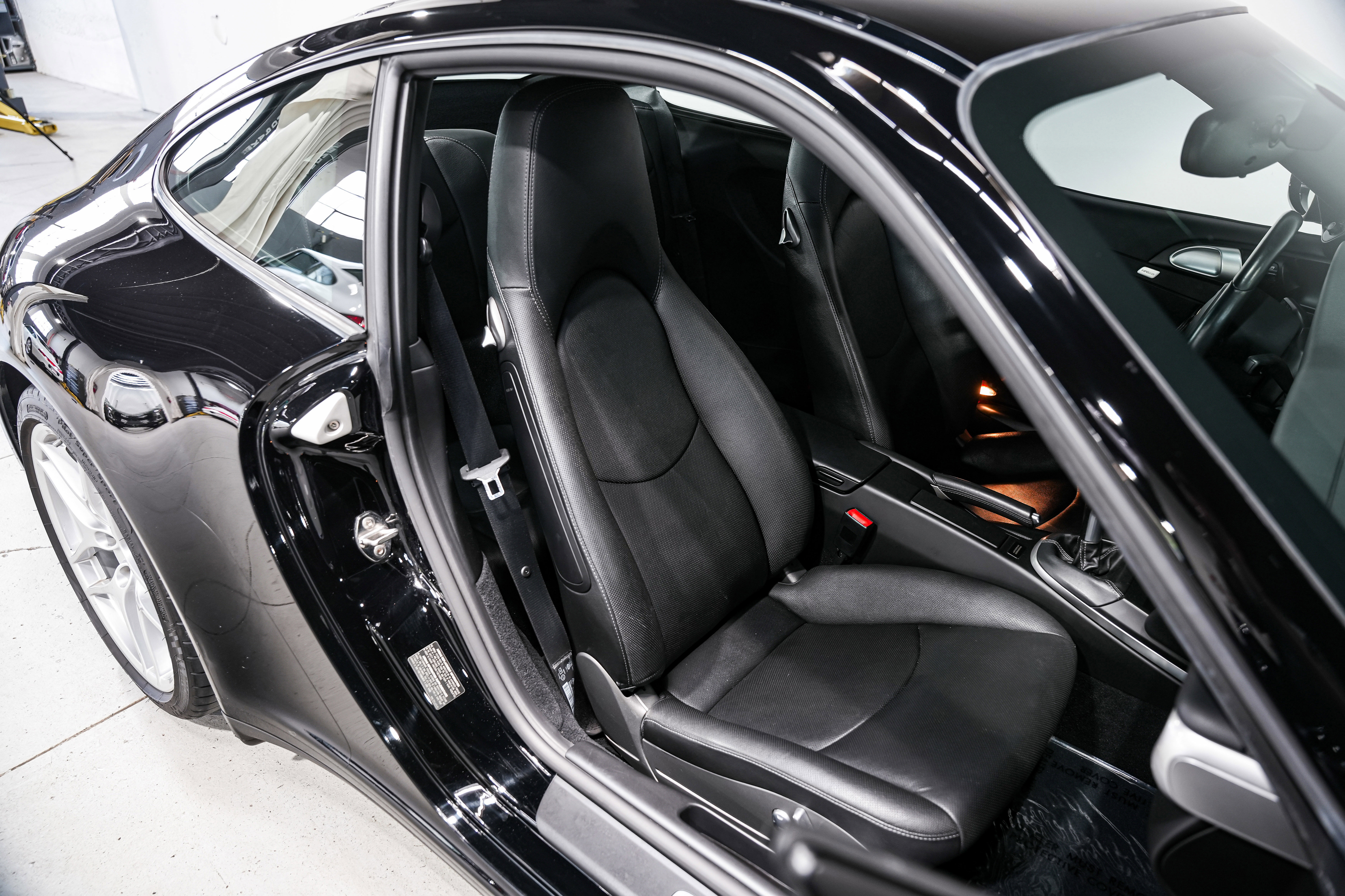 Used 2011 Porsche 911 Carrera 4S image 22