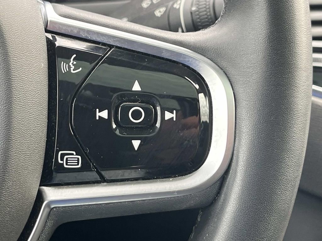 Used 2023 Volvo XC90 B6 Plus w/ Protection Package image 33