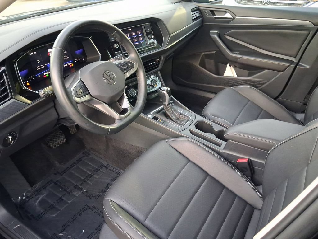 Certified 2023 Volkswagen Jetta SE FWD image 13