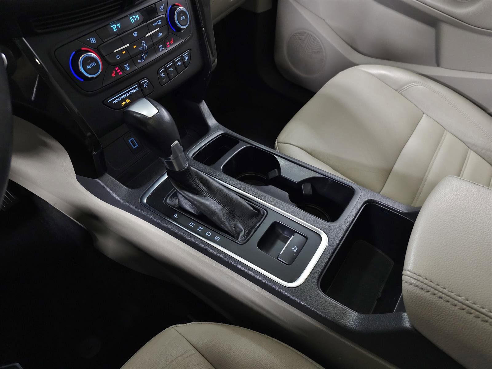 Used 2017 Ford Escape Titanium w/ Canadian Touring Package image 27