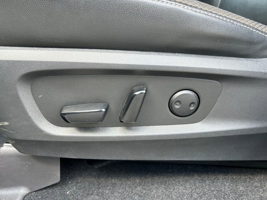 Used 2022 Nissan Pathfinder SL image 16