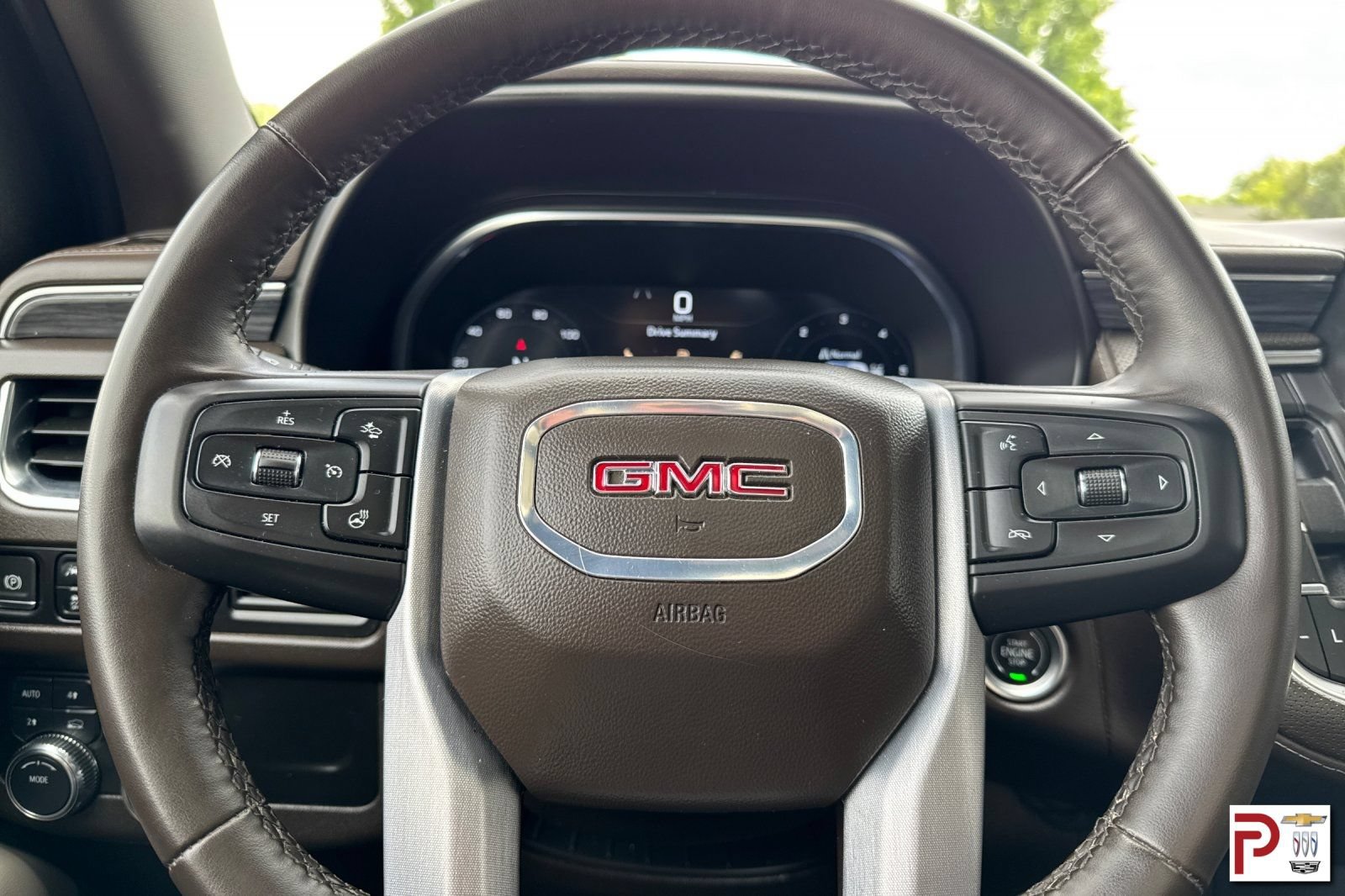 Certified 2024 GMC Yukon XL SLT w/ SLT Premium Package AWD/4WD image 28