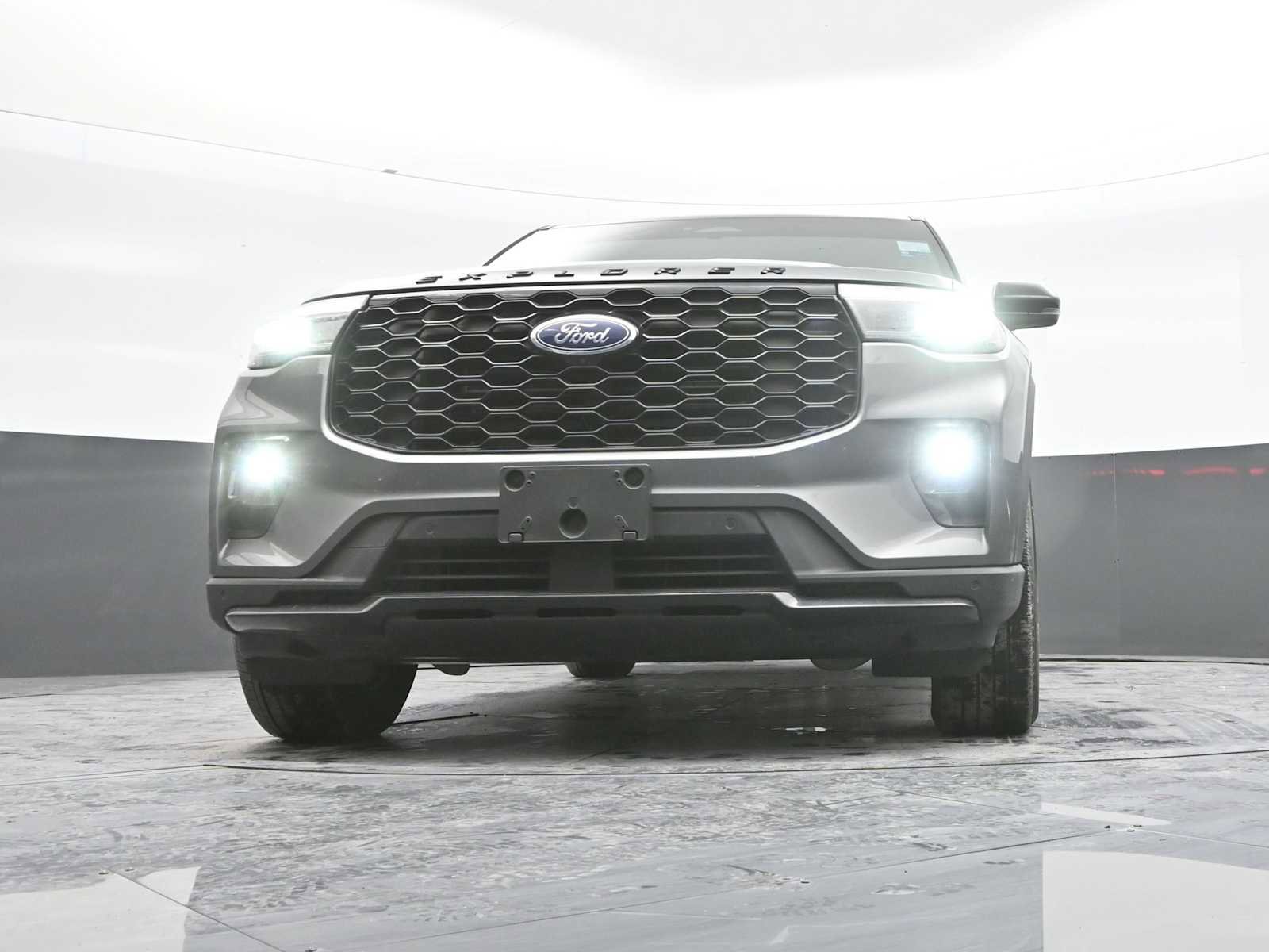 Used 2025 Ford Explorer ST-Line image 36