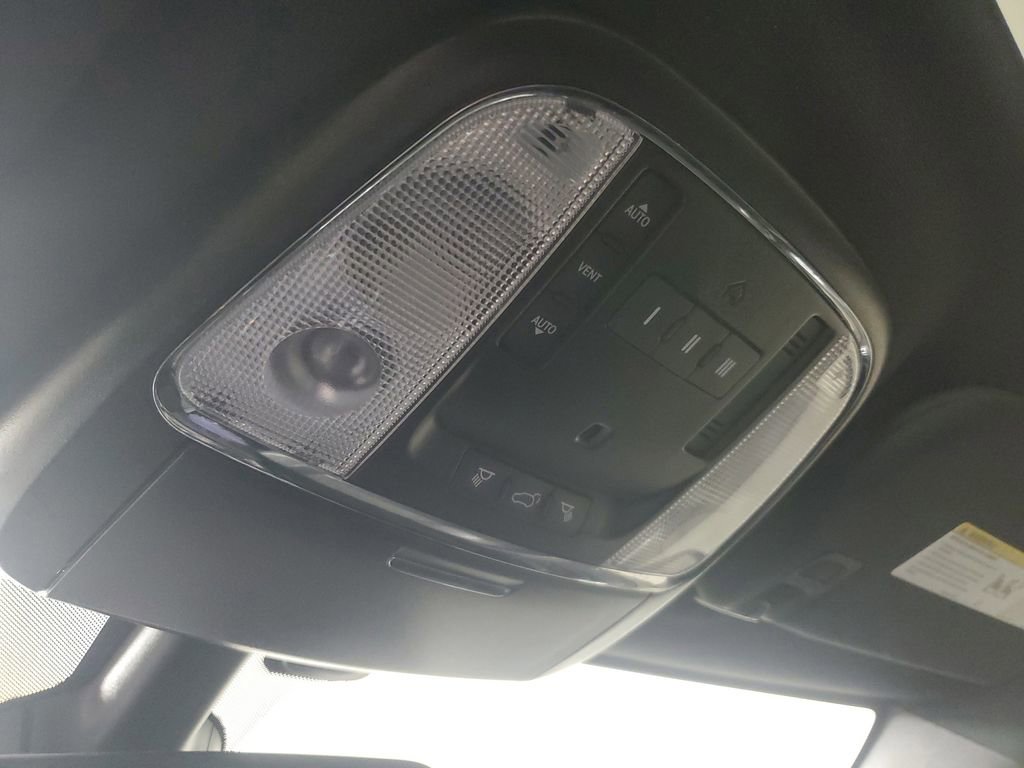 Used 2020 Jeep Grand Cherokee Altitude image 33